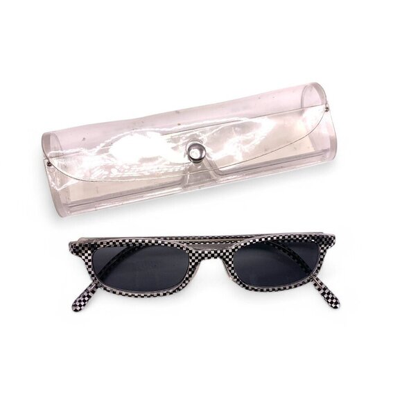 Sammann Black & White Rectangle Sunglasses With +2.0 Magnification & Clear Case - Picture 3 of 8